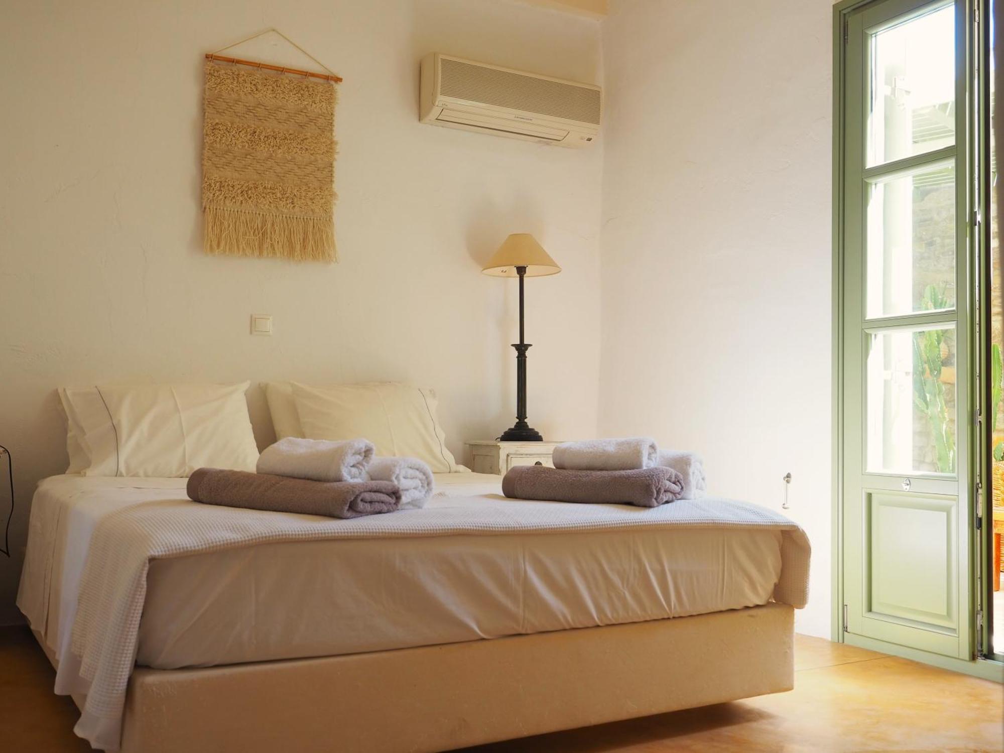 Ochre Dream, Beach Front & Sunset Villa Naousa Habitación foto